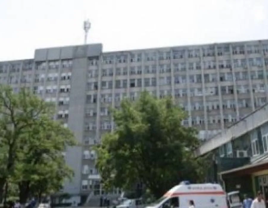 Foto O femeie din Craiova, în stare gravă la spital. A fost diagnosticată cu gripă porcină