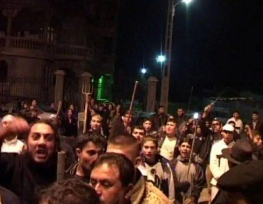 Foto VIDEO Viaţa în Faţa Luncii, cel mai periculos cartier din România. De ce se simt discriminaţi singurii romi care au pornit o răscoală cu săbii, furci şi topoare