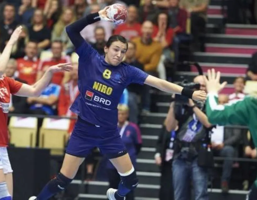 Foto Victorie mare a nationalei de handbal a Romaniei, la turneul preolimpic de la Aarhus, 32-25 cu Danemarca
