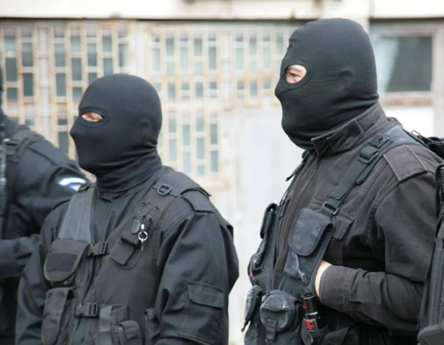 Foto Descinderi la persoane bănuite de evaziune fiscală cu produse ceraliere