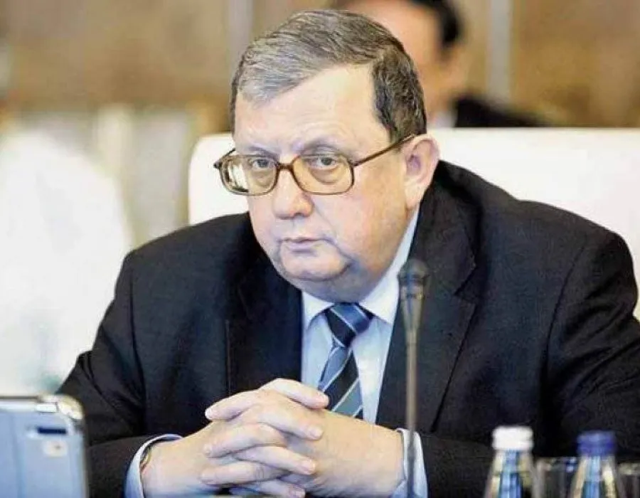 Foto Dacian Cioloş l-a demis pe şeful SGG din manadatul lui Victor Ponta