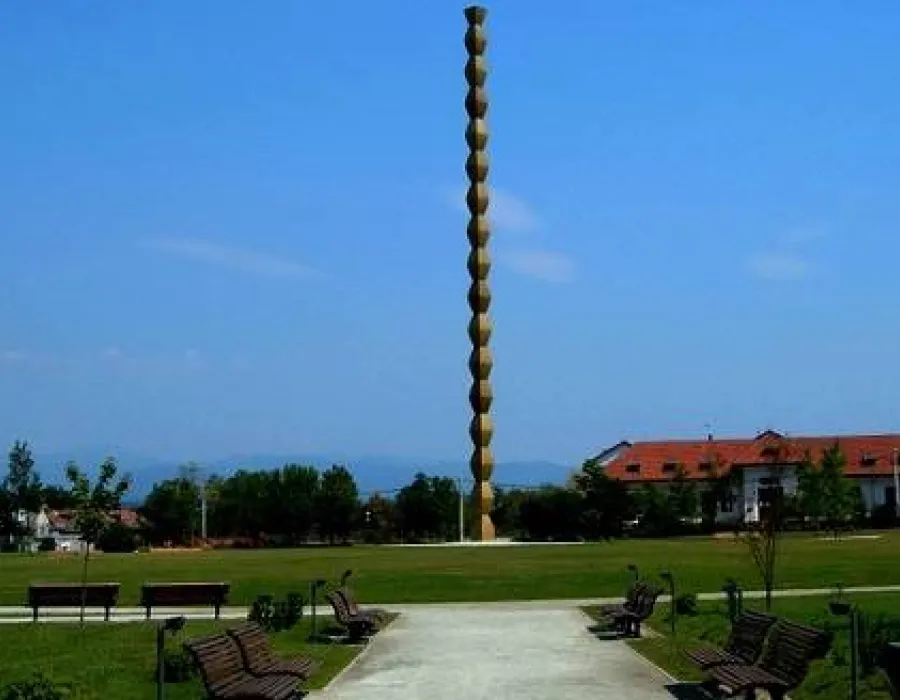 Foto (Audio) Operele lui Brancusi de la Tg Jiu, restaurate