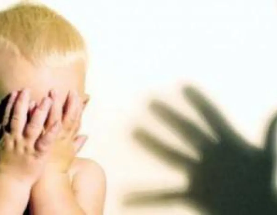 Foto Abuzuri în plasament: „Unii copii sunt bătuţi, alţii au experienţe sexuale cu angajaţii centrelor”