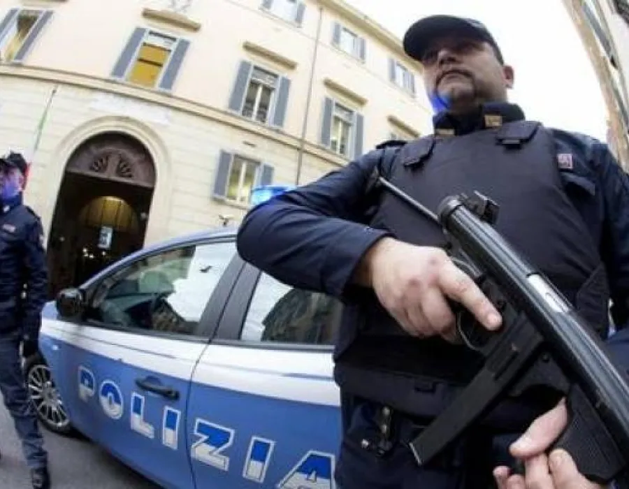 Foto Românii, ameninţaţi de italieni cu MOARTEA: Vă vom da foc. Pentru unul, plătesc toţi