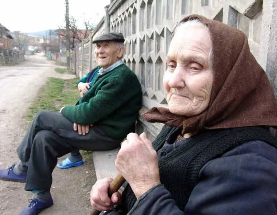 Foto Metoda prin care un escroc a reusit sa pacaleasca zeci de pensionari sa-i "imprumute" bani. "Ma gandeam la inmormantare"