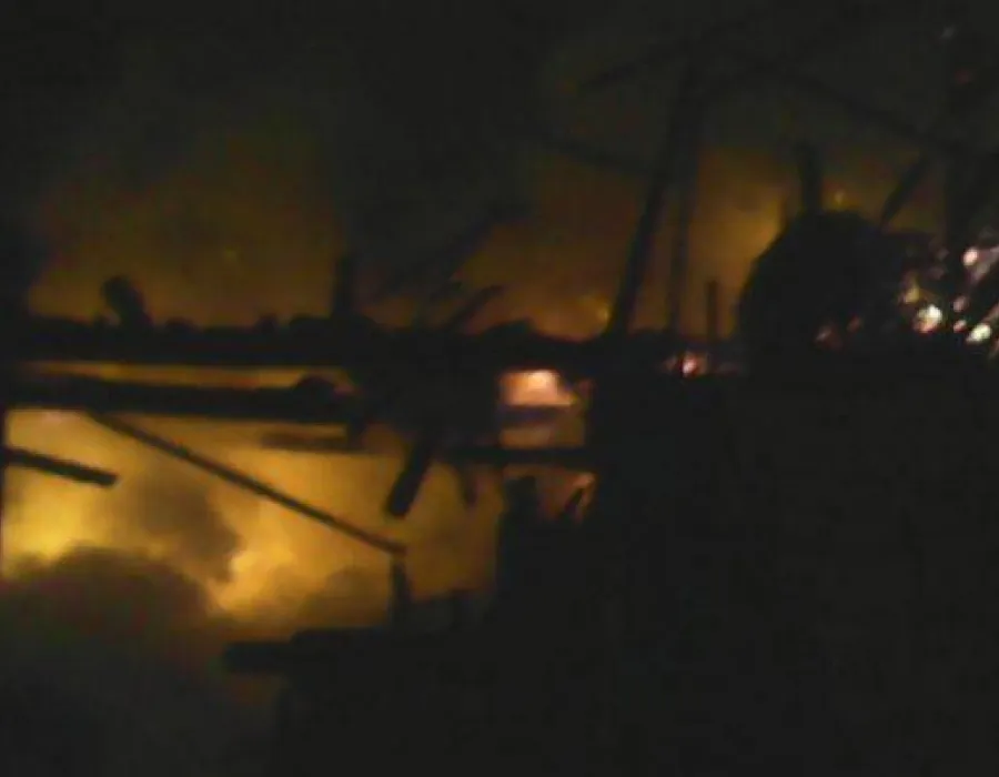 Foto Moştenire cu scântei în Dolj. Un bărbat a dat foc casei părinteşti