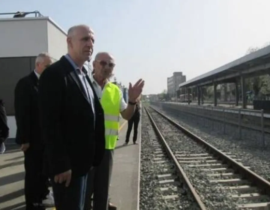 Foto VIDEO / REACŢIA ULUITOARE a ministrului Transporturilor după ce a văzut cum arată o toaletă din tren