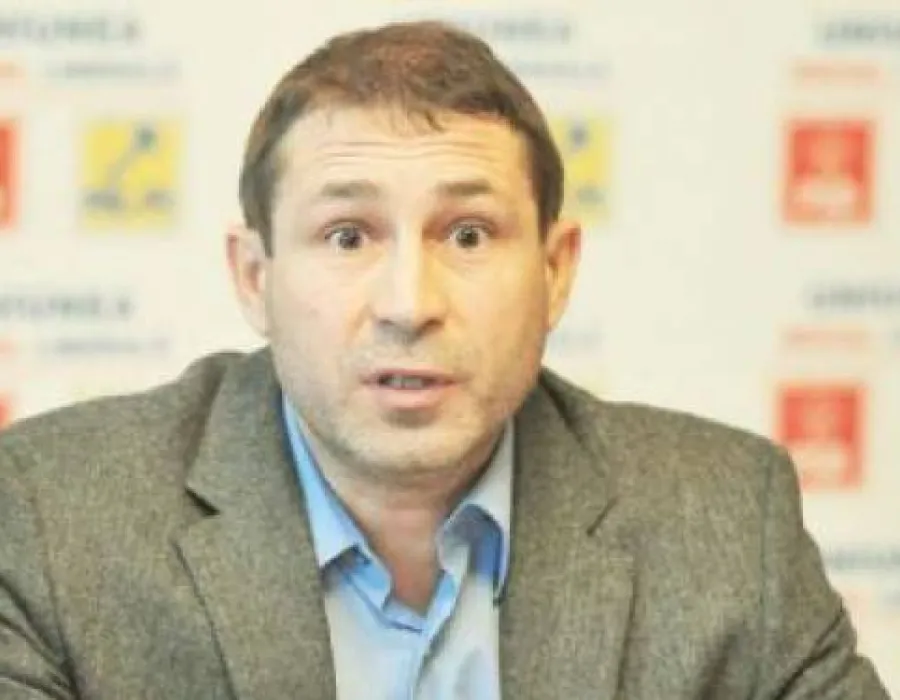 Foto "Doctorul in economie PAVEL BADEA si-a ascuns "DOCTORATUL""