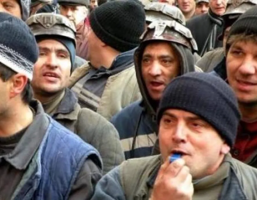 Foto Minerii din Gorj au plecat în marş spre Bucureşti