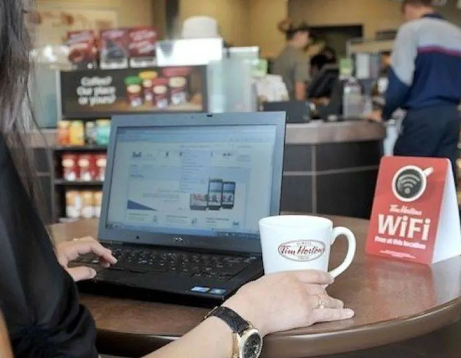 Foto Autoritățile publice și localurile vor fi obligate să ofere internet wi-fi gratuit