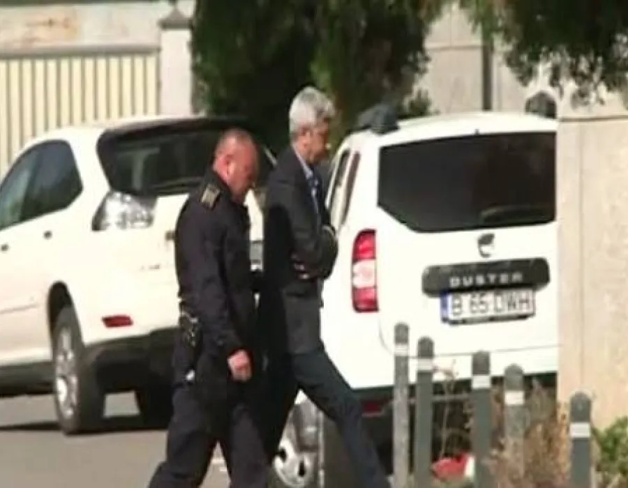 Foto Dan Diaconescu, adus din penitenciar la DNA