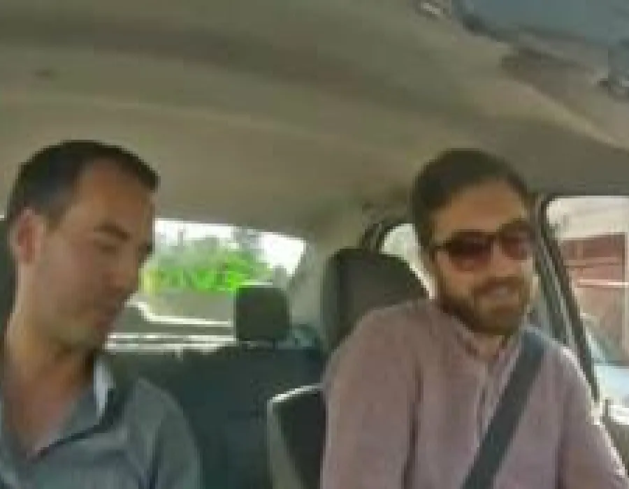 Foto Primul Logan electric low-cost, inventat de un francez stabilit în România (VIDEO)