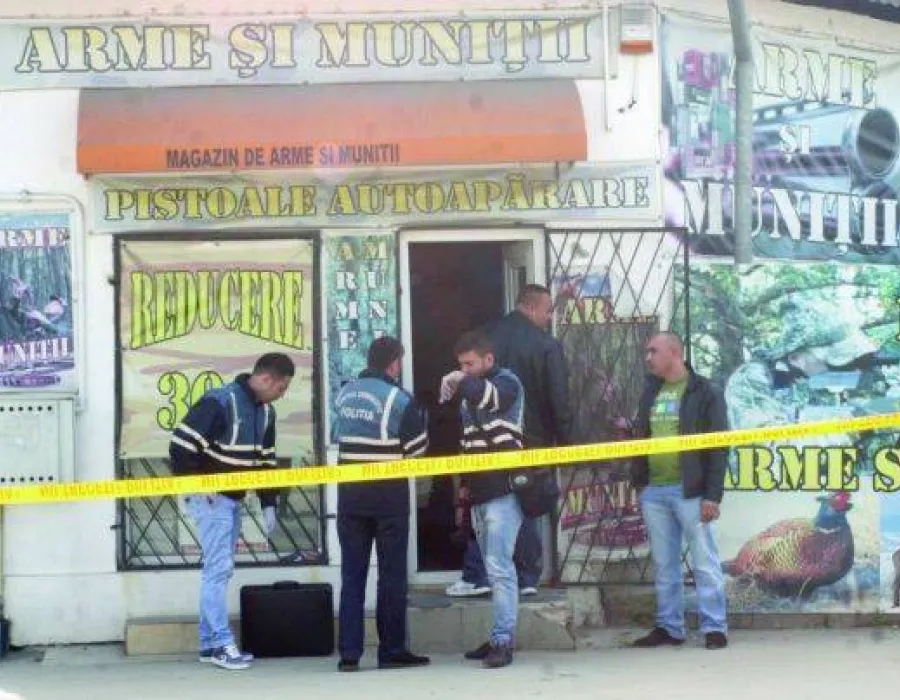 Foto Studentul care a furat un pistol pentru a face rost de bani de droguri, condamnat la închisoare cu suspendare