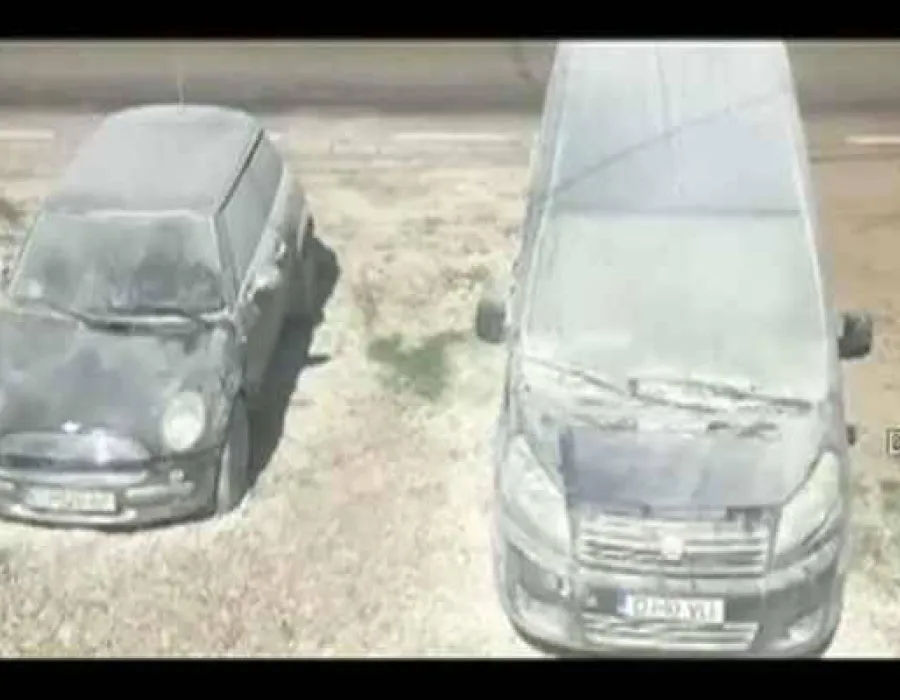 Foto Incident grav în Olt. Maşinile unui politician, INCENDIATE. VIDEO