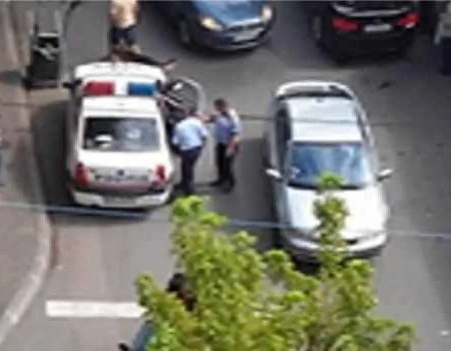 Foto Focuri de armă în centrul oraşului Râmnicu Vâlcea pentru prinderea unui hoţ