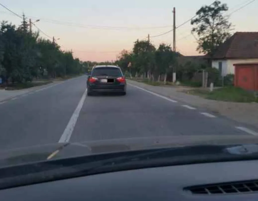 Foto Cum s-a răzbunat o şoferiţă din Gorj pe un „cocalar“ cu BMW care a şicanat-o în trafic