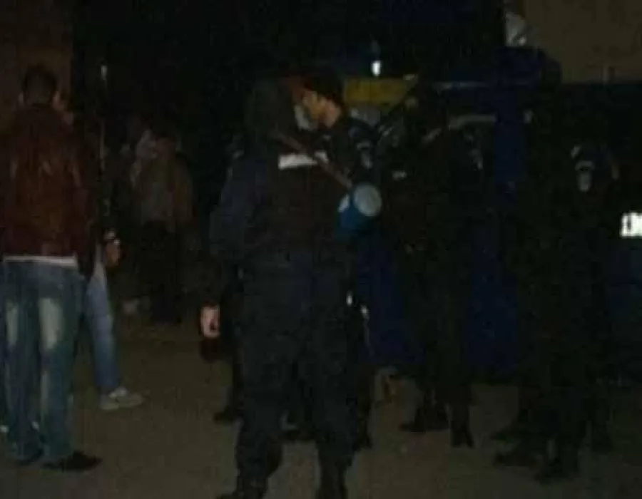 Foto Scandal cu împuşcături într-un cartier din Târgu Jiu. O femeie a ajuns de urgenţă la spital