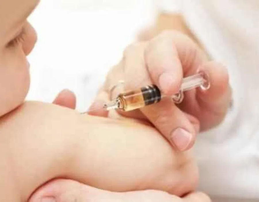 Foto Ministerul Sănătăţii reziliază contractul cu Polisano şi va cumpăra 120.000 de doze de vaccin hexavalent în regim de urgenţă
