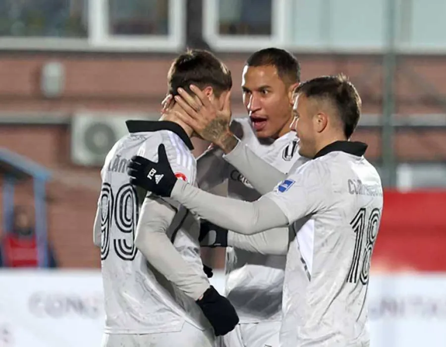 Foto Presa din Ucraina a făcut anunțul: „Dinamo plănuiește să îi vândă pe Vladislav Blănuță și Eduardo Guerrero“