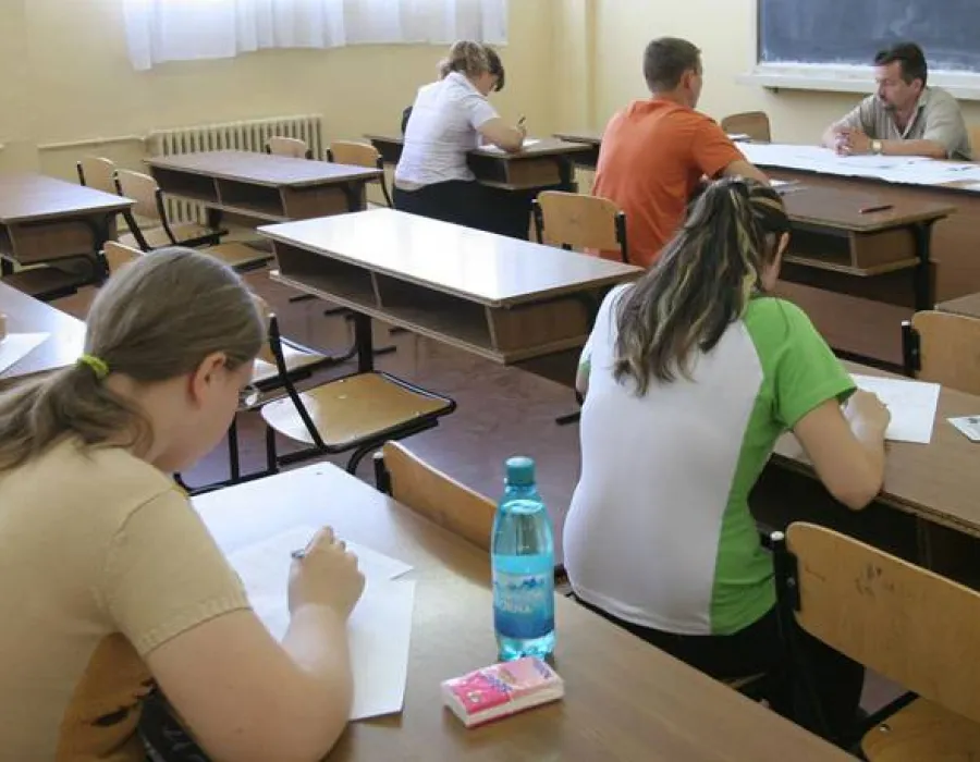 Foto Ministerul Educației simplifică accesul la competiții și proiecte extrașcolare