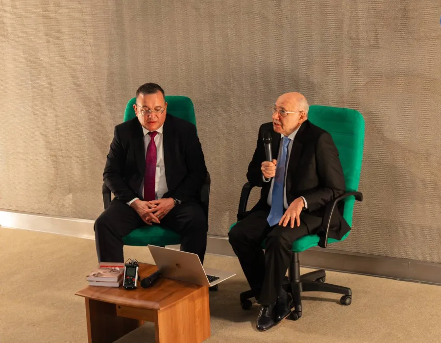 Foto Amintiri din chirurgie, o incursiune în universul profesional și personal al prof. univ. dr. Irinel Popescu