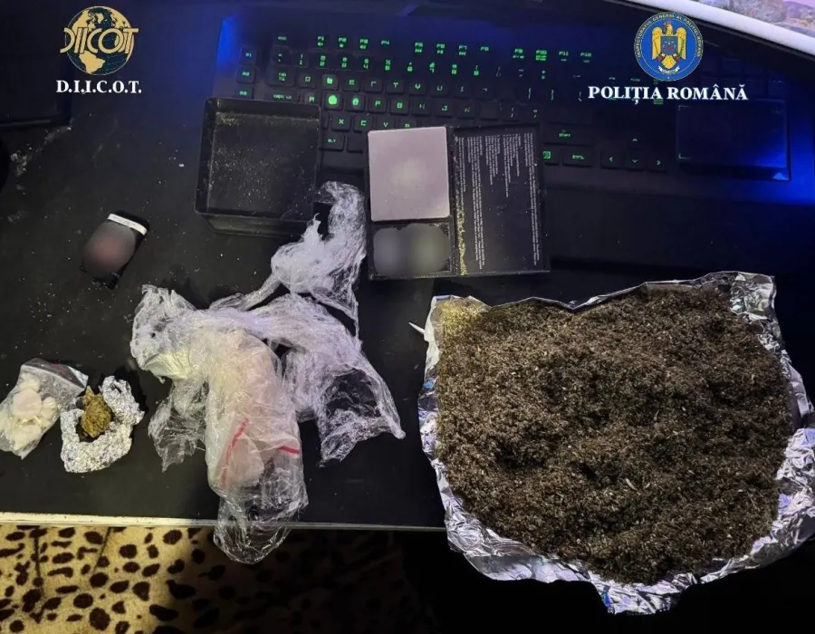 Foto Droguri în apropierea școlilor din Craiova. Trei persoane, reținute de DIICOT