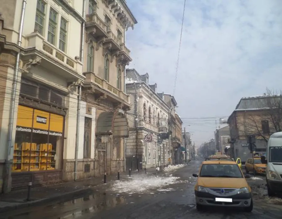 Foto «Cade, dă-te bă, că cade!»