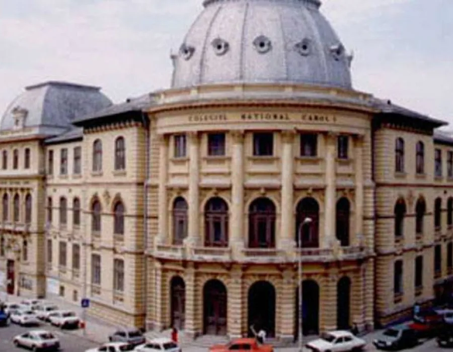 Foto EXCLUSIV / Scandal pe criterii politice la Colegiul Naţional «Carol I»