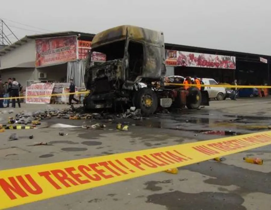 Foto Arde Marlorexul! Patronii şi angajaţii ameninţă că ies în stradă