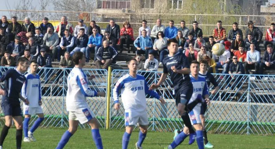 Foto Minerii au «ucis» campionatul la Mehedinţi
