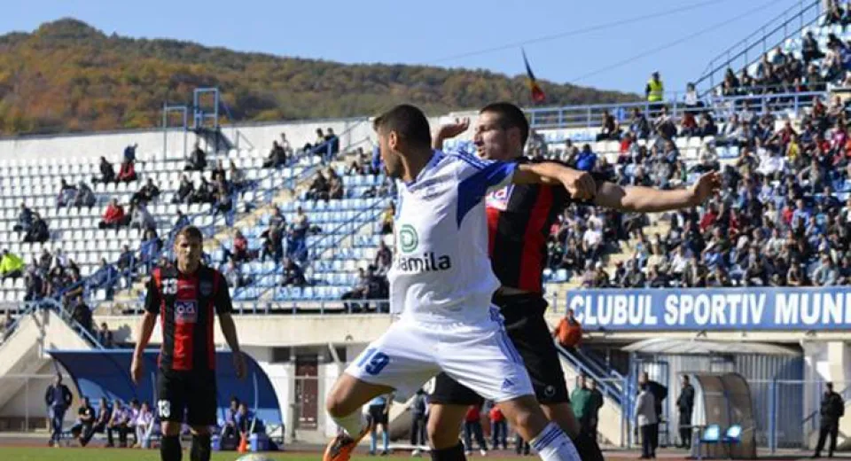 Foto Vâlcenii nu renunţă la Liga I