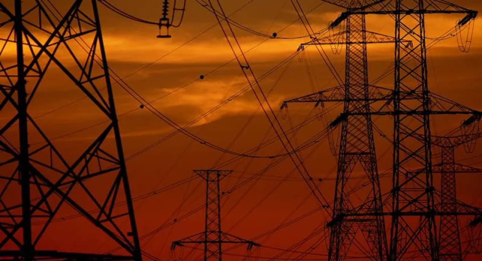 Foto Preţul energiei va creşte cu până la 40% pe termen scurt