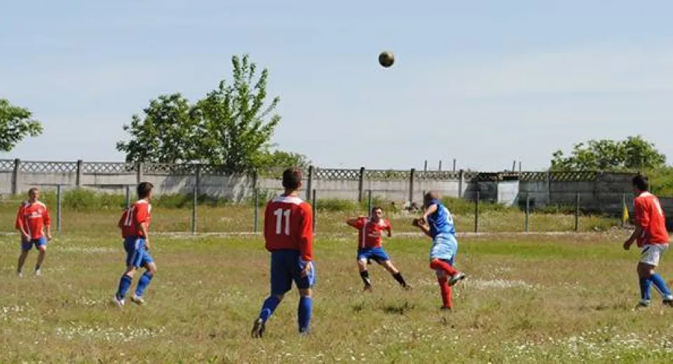 Foto Favoritele nu cedează puncte