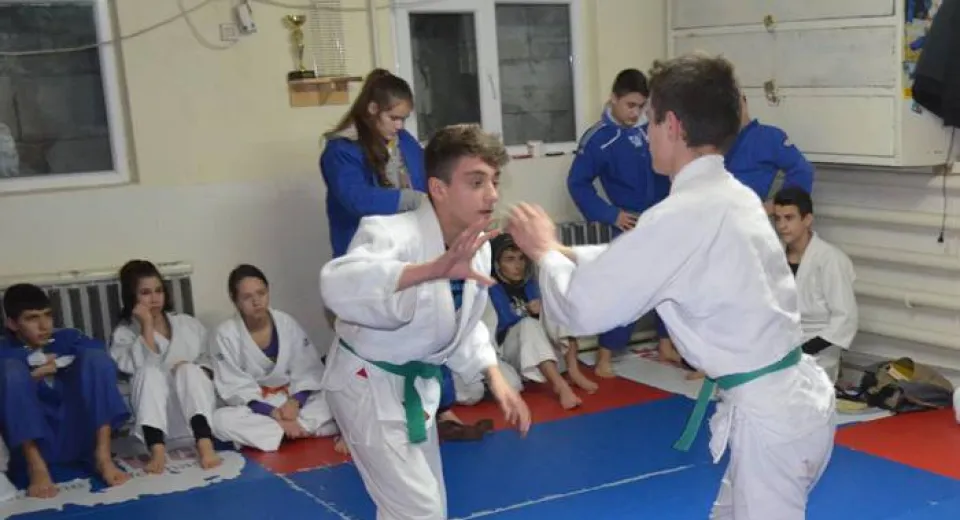 Foto Merg cu gânduri optimiste la Bacău