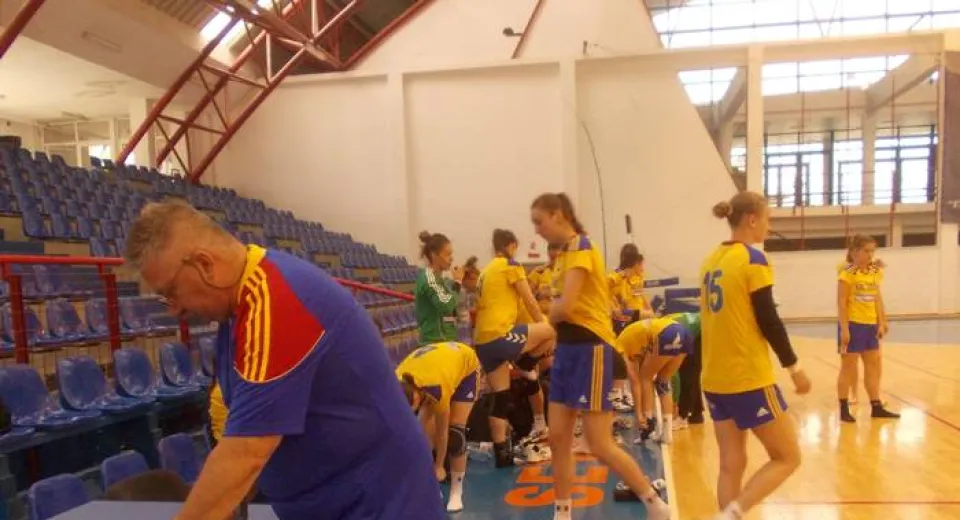 Foto Junioarele au început pregătirea pentru Mondiale