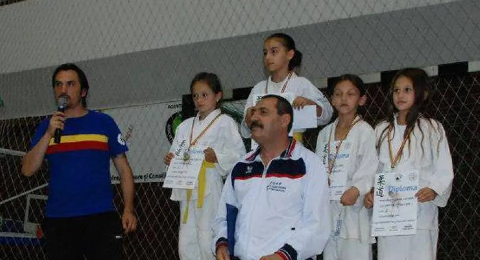 Foto Sterea s-a întors din nou cu aur din Cehia
