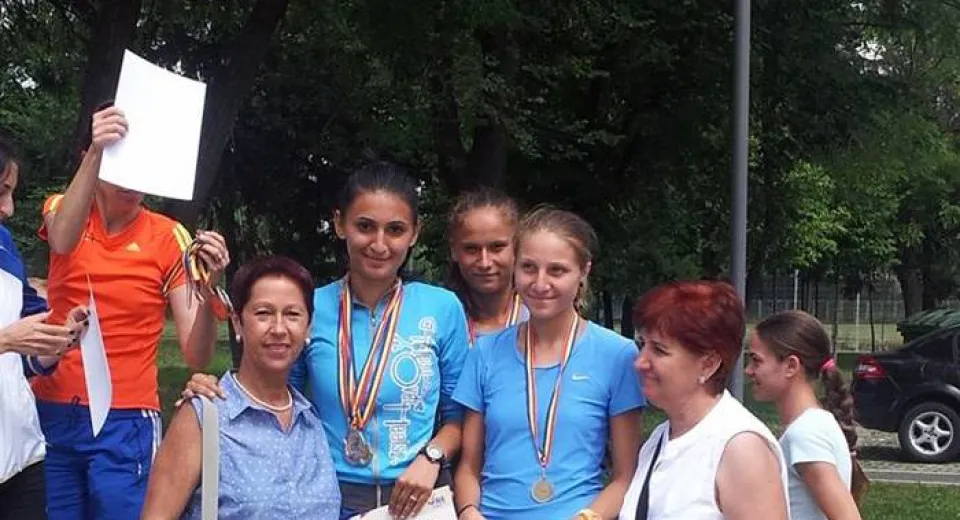 Foto Craiovencele, la înălţime în capitală
