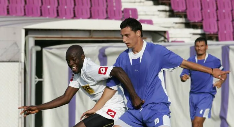 Foto Ignat, liber de contract