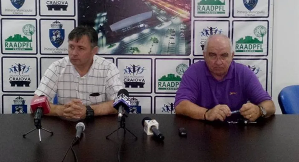 Foto Craiovenii sunt invitaţi la handbal