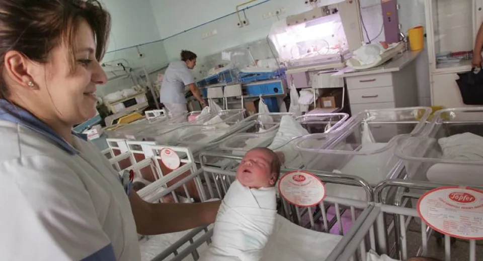 Foto Chiar şi fumatul pasiv în timpul sarcinii este dăunător