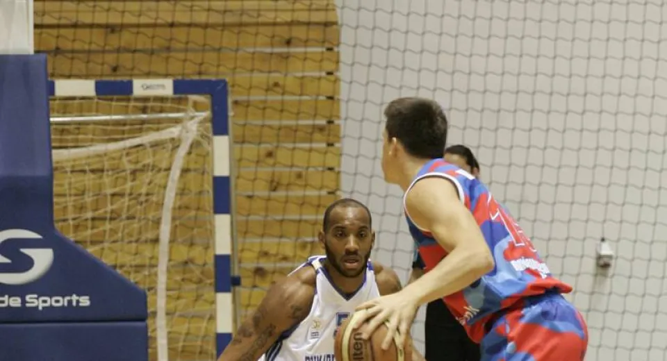 Foto “Mister slam-dunk” a revenit la antrenamente