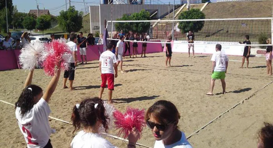 Foto Încă un an cu volei pe nisip la Polivalentă