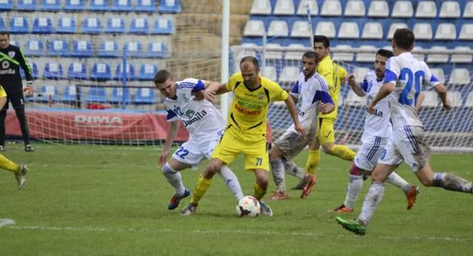 Foto Vâlcea şi Slatina, debut „afară”