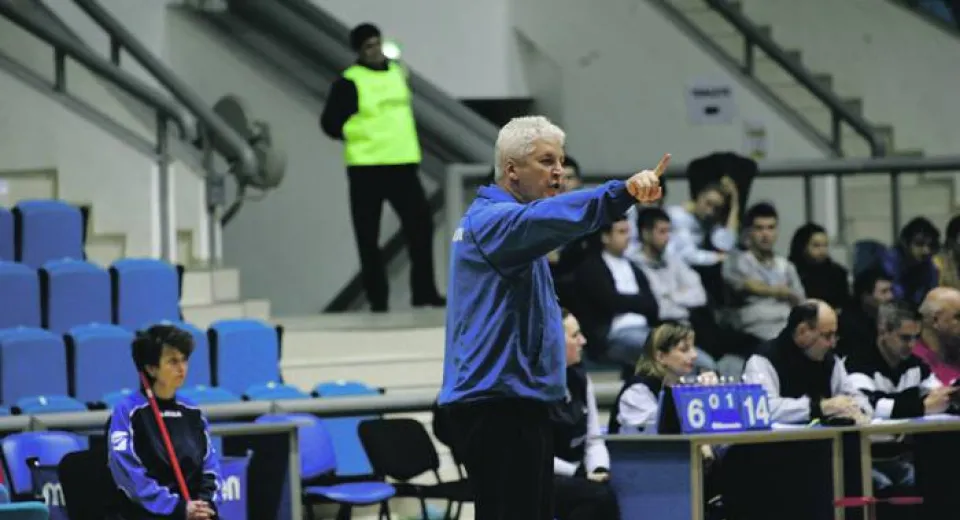 Foto Voleibaliştii continuă testele