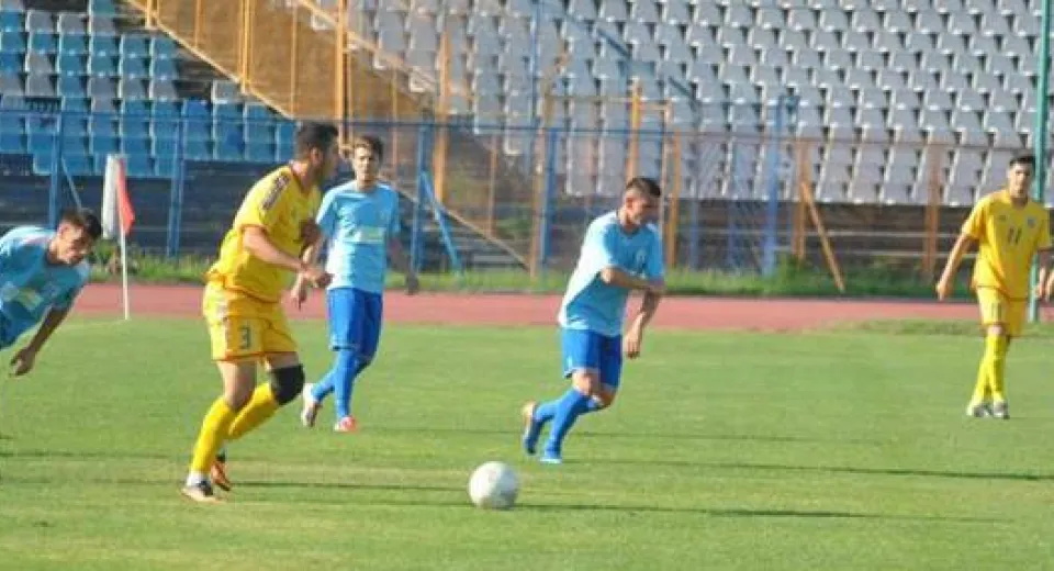 Foto Bistreţul vrea revanşa, Cârcea se ţine tare