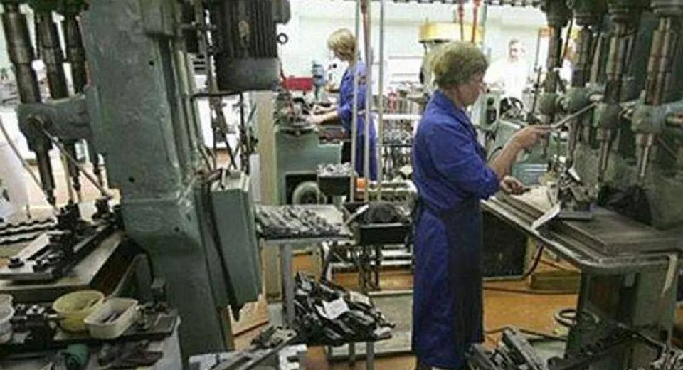 Foto Industria românească de armament, în stare de hibernare
