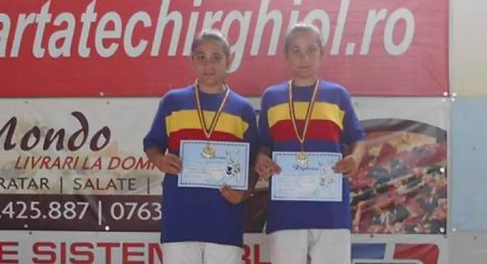 Foto Surorile Balica au urcat pe podium la Severin