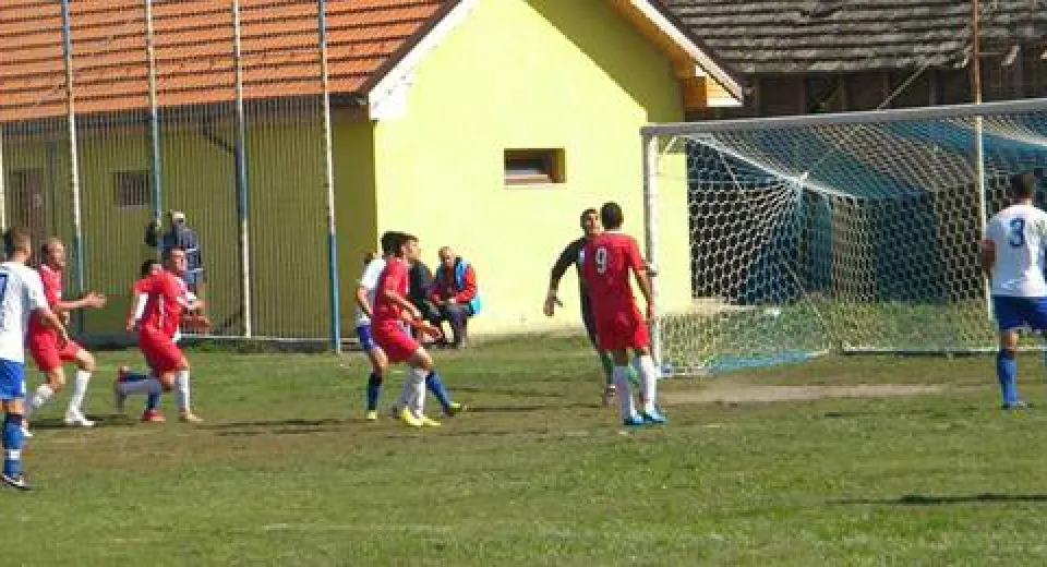 Foto Duel de play-off la Segarcea