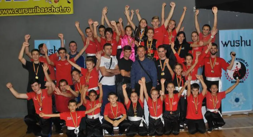 Foto «Forţa celor cinci pumni» şi-a trecut în cont încă 52 de medalii