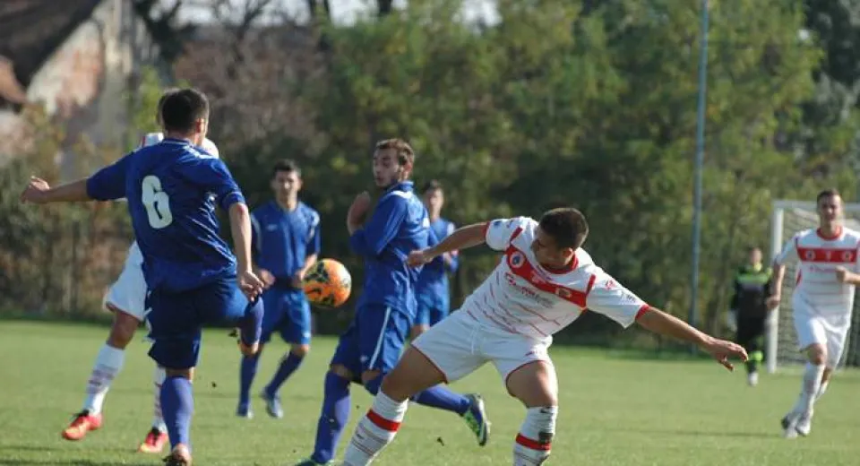 Foto Derby-ul săracilor, la malul Dunării